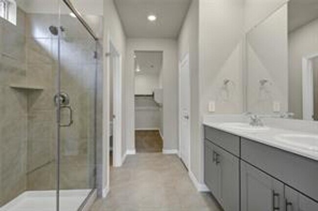 Building Photo - Spacious 3BR/2.5BA Home Near Parks, Dining & Community Pool