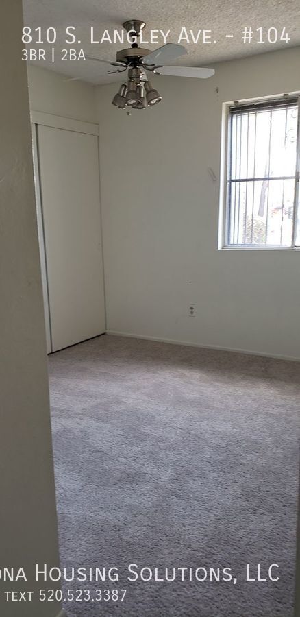 Building Photo - 810 S Langley Ave