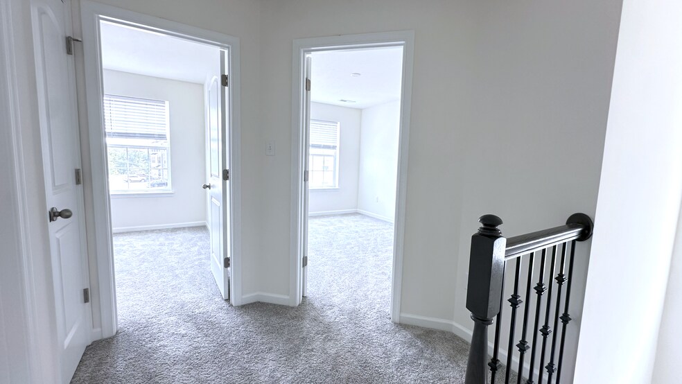 Building Photo - 106 Sweetwater Dr