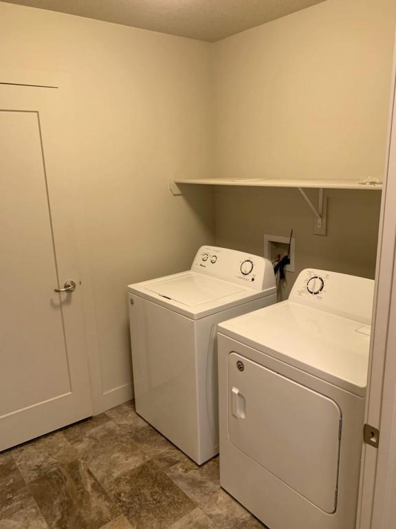 Building Photo - 302 E 1500 N