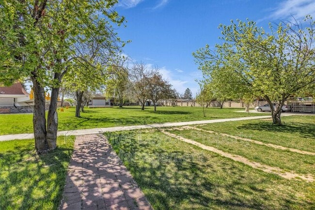 Building Photo - 955 N 800 E