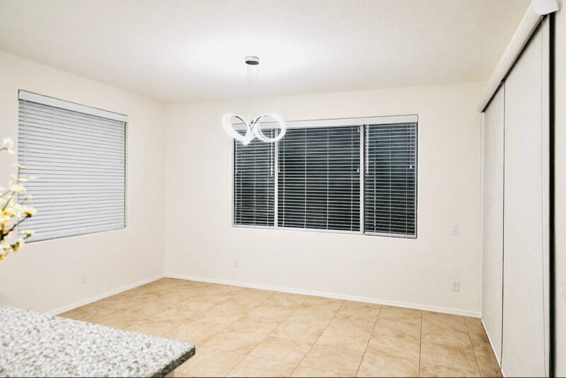 Building Photo - 10040 E Tiburon Ave