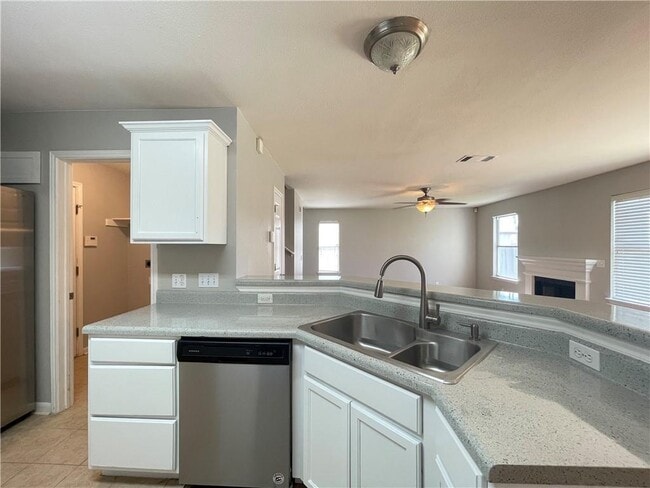 Building Photo - 110 Cotton Creek Way
