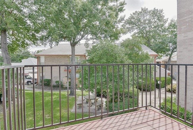 Building Photo - 12955 Woodforest Blvd