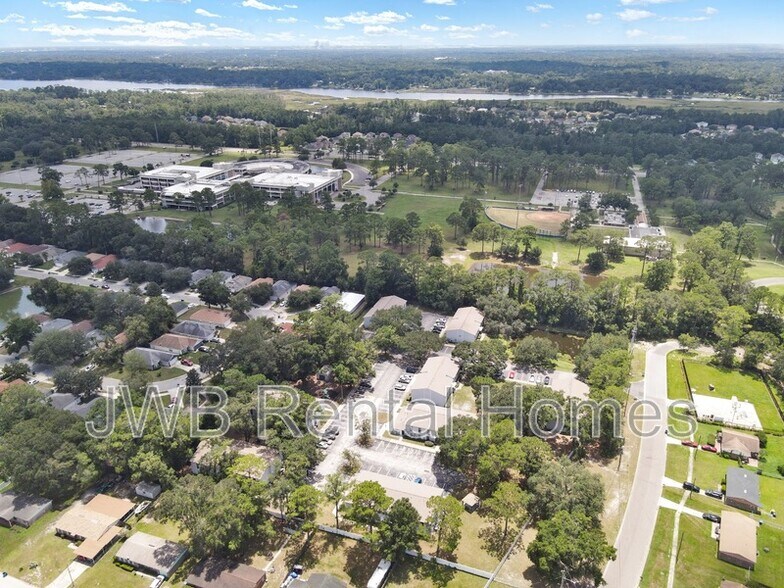 Building Photo - 10825 Key Haven Blvd