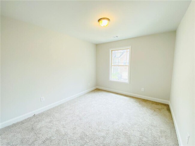 Building Photo - 1099 N Village Dr