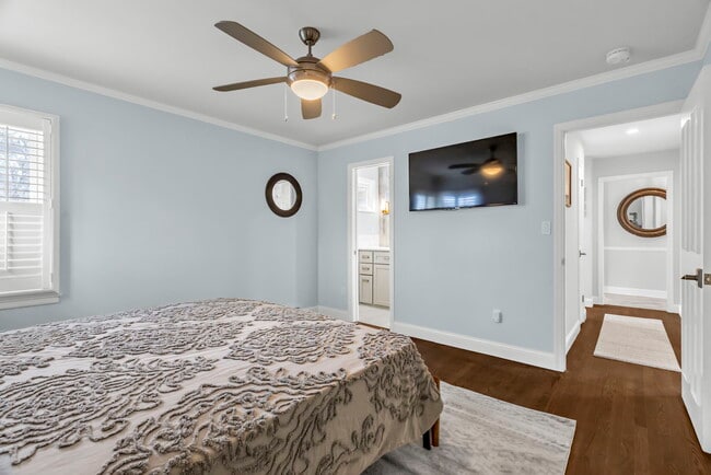 Building Photo - 6661 Woodson Dr