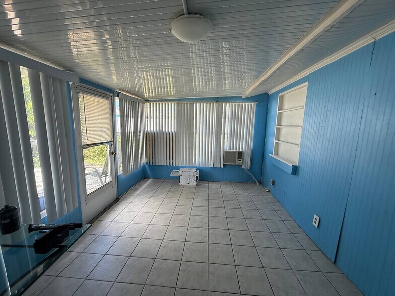 Building Photo - 23 Hibiscus Dr