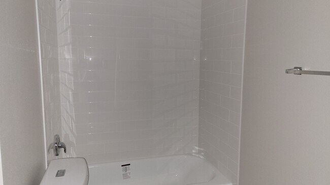 Building Photo - 324 Wright St