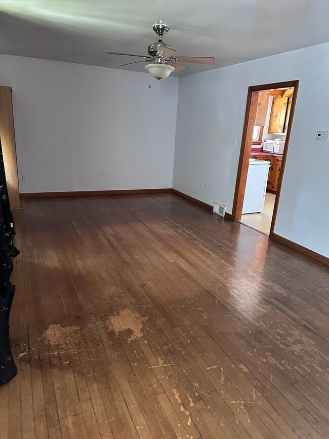 Building Photo - Bellefonte single family home available now!