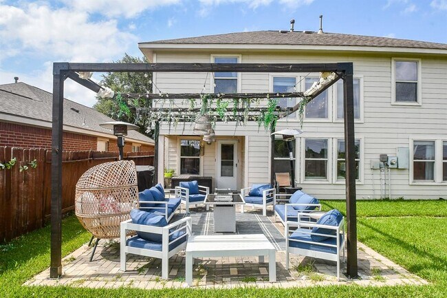 Building Photo - 25611 Winford Estate Dr