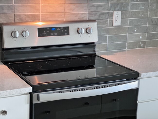 Building Photo - 3140 Eton Pl