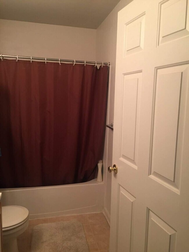 Building Photo - 553 Mockingbird Way