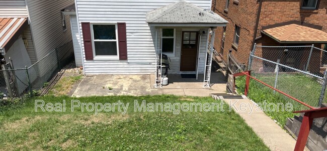 Building Photo - 33 Merritt Ave