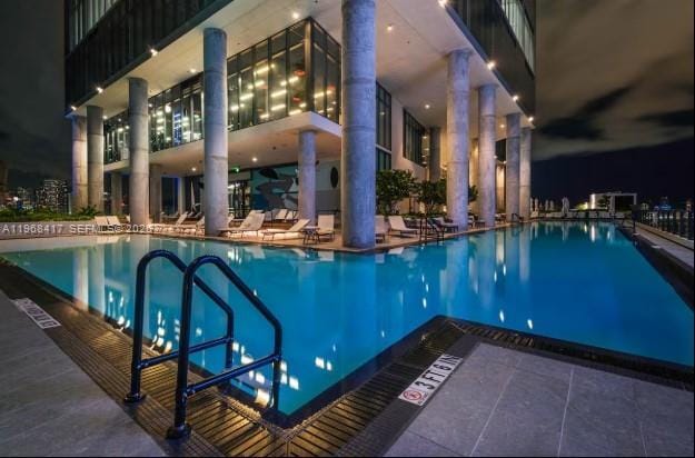 Building Photo - 398 NE 5th St