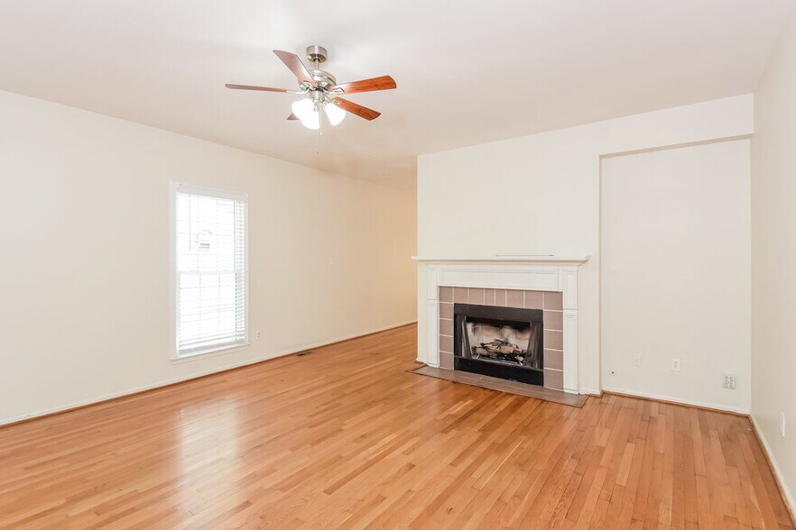 Building Photo - 4118 Huntcliff Dr