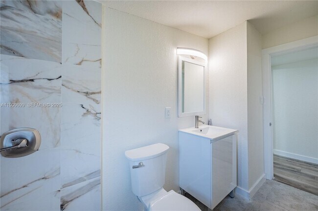 Building Photo - 4504 Oakley St