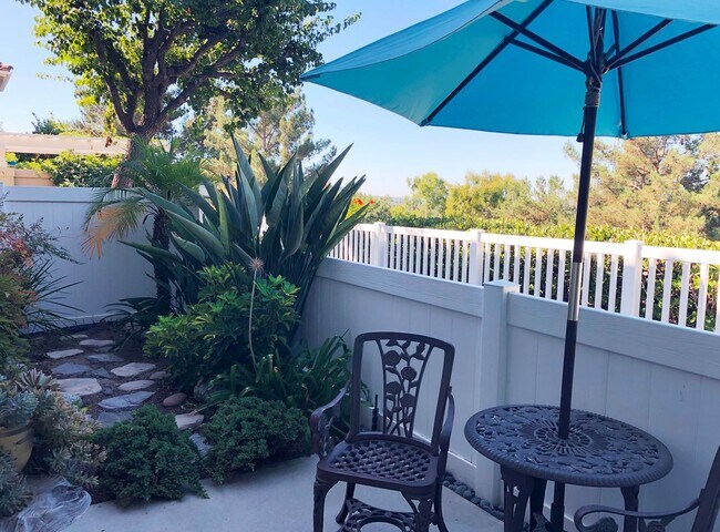 Building Photo - Great views from this gorgeous end unit townhome!