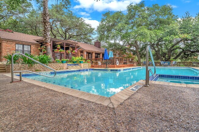 Building Photo - Where Comfort Meets Everyday Luxury!