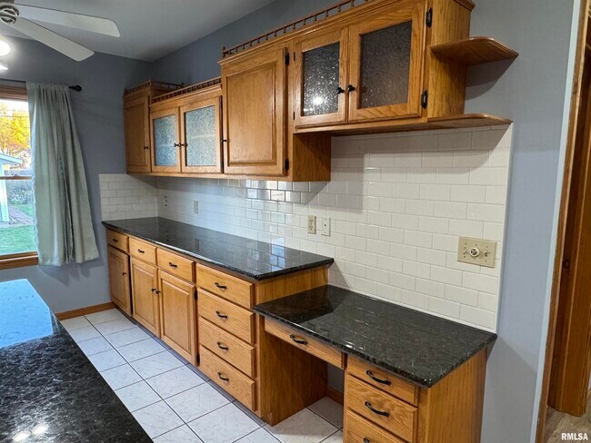 Building Photo - 1020 Brown St