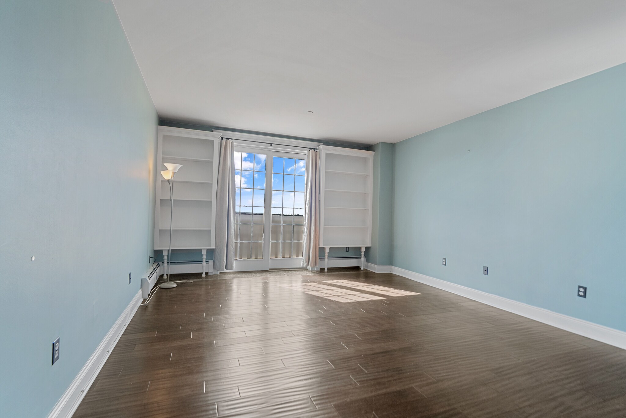 Building Photo - 100 Shearwater Ct E