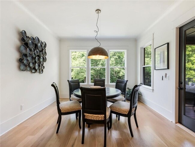 Building Photo - 566 Versailles Dr