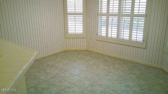 Building Photo - 6901 Mineral Ridge Dr
