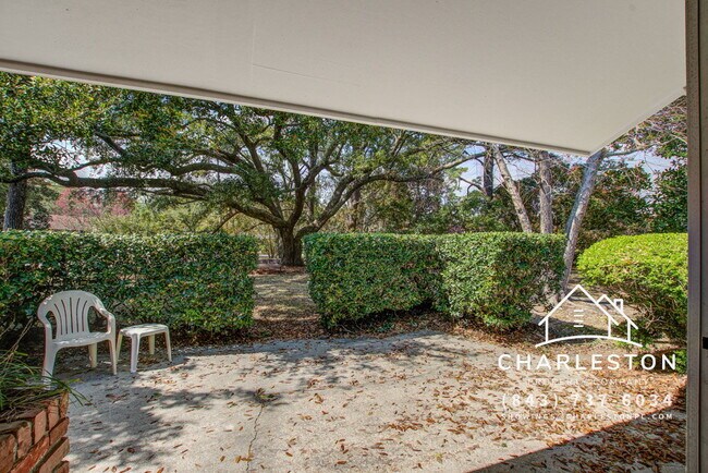 Building Photo - 1805 Chelwood Cir