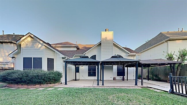 Building Photo - 2114 Winding Hollow Dr