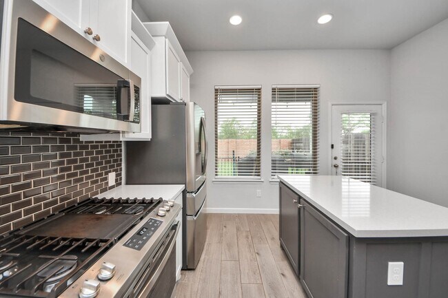 Building Photo - 4219 Colony Ln