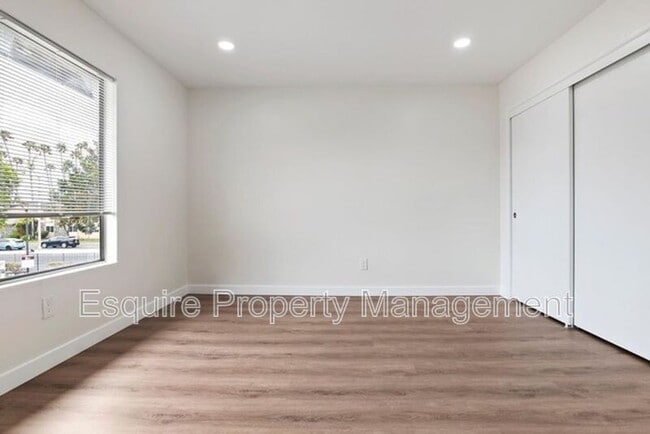 Building Photo - 700 E Gonzales Rd