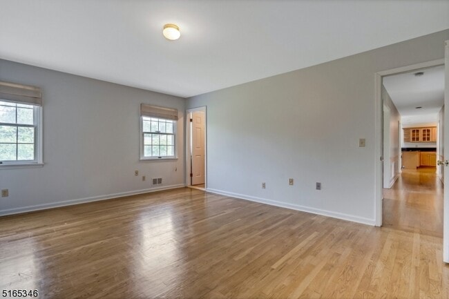 Building Photo - 34 Woodmere Dr