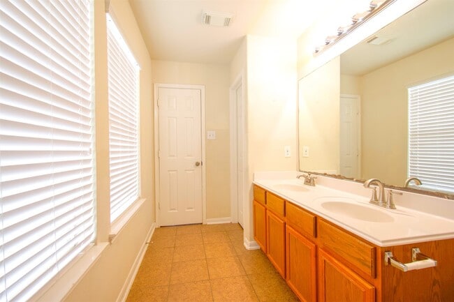 Building Photo - 15602 Waumsley Way