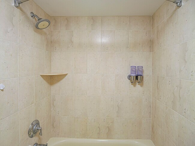 Building Photo - 4600 Jimmy Buffett Mem Hwy