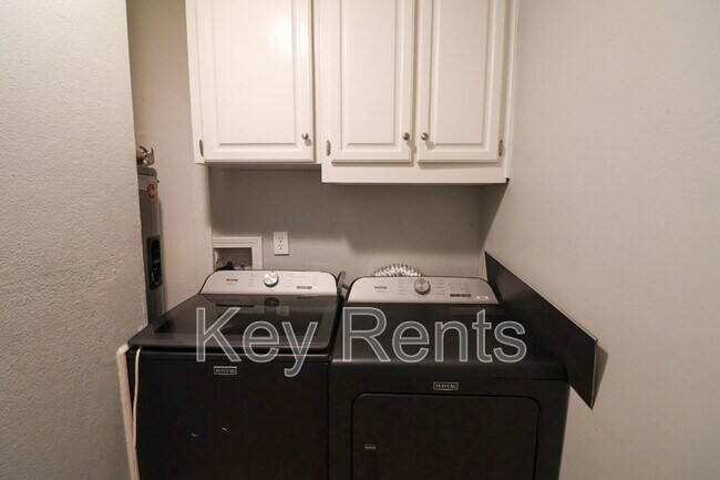 Building Photo - 206 Brown Rd