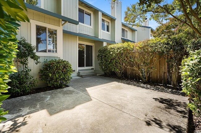 Building Photo - 7 Meridian Cir