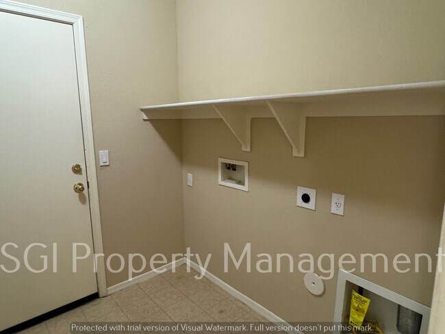 Building Photo - 7165 S Briarwood Ct