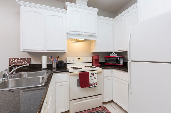 Building Photo - 3104 Scotland Dr