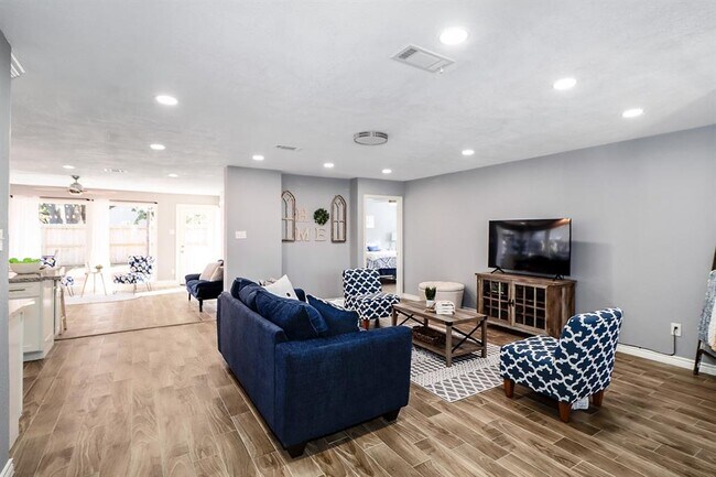 Building Photo - 4722 Northrup Dr