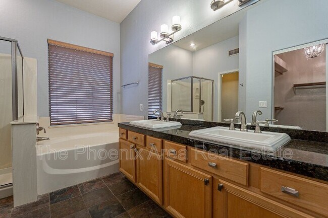 Building Photo - 2287 W Periwinkle Way