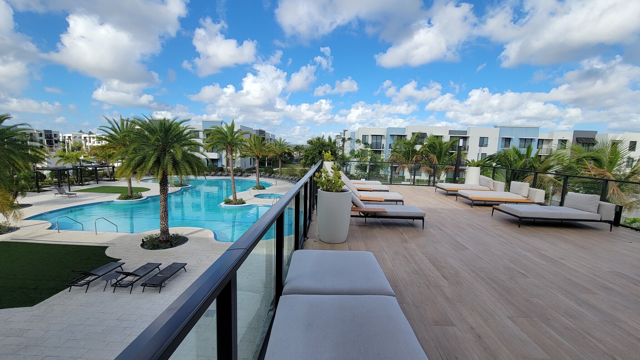 Building Photo - 7095 W 5th Ct