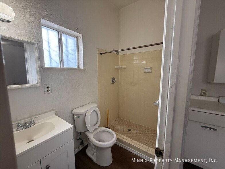 Building Photo - 1526 Yandell Dr