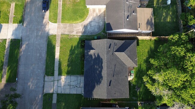 Building Photo - 7607 Grape St
