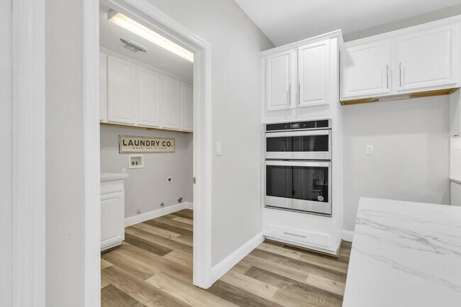 Building Photo - Gorgeous East Elk Grove Home