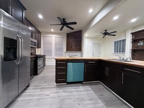 Building Photo - Updated 3BR 1 bath house now showing!