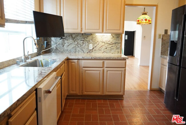 Building Photo - 8361 Blackburn Ave