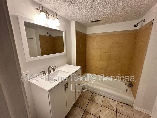 Building Photo - 2936 SW 50th St