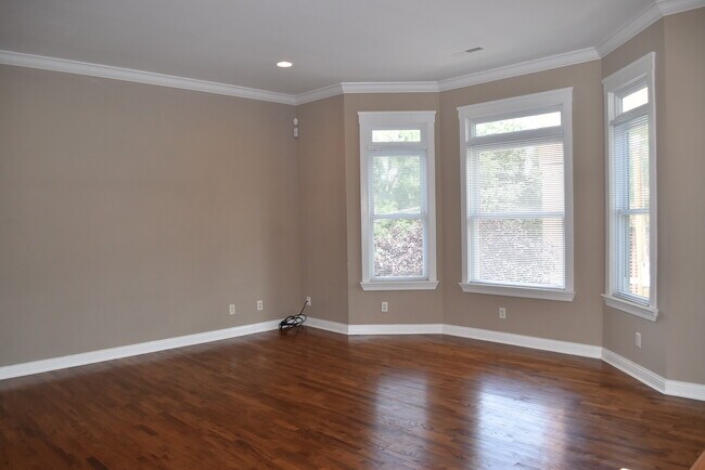 Building Photo - 2105 Herrick Ave