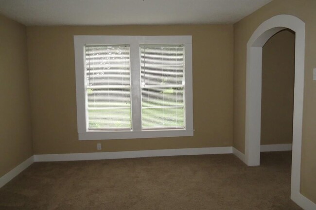 Dining room - 6105 Anderson St