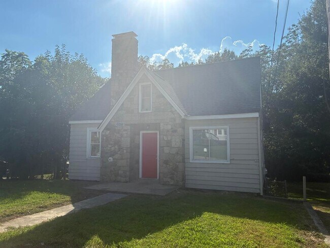 Building Photo - 1204 Asheboro St